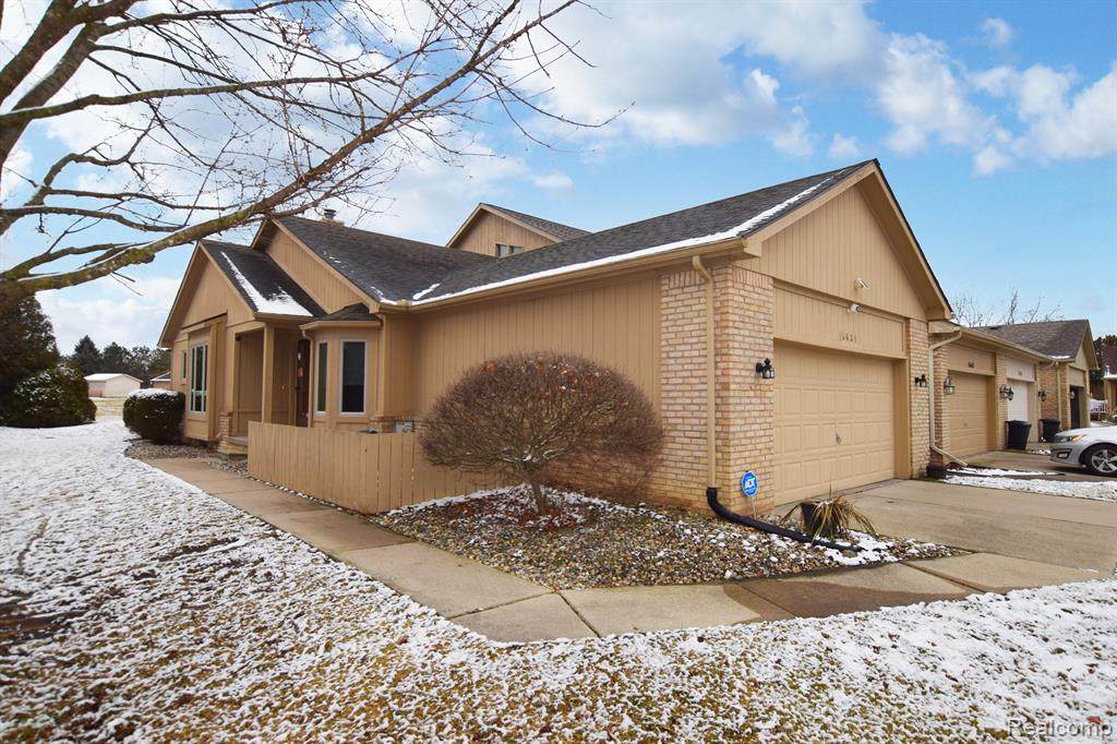 6439 Western Way - Photo 1