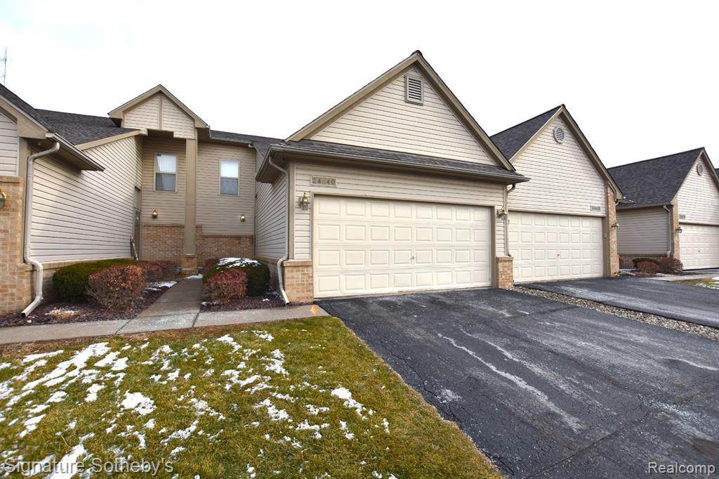 24640 Pineview Street - Photo 1