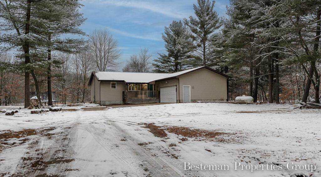 555 Maple Island Road - Photo 1