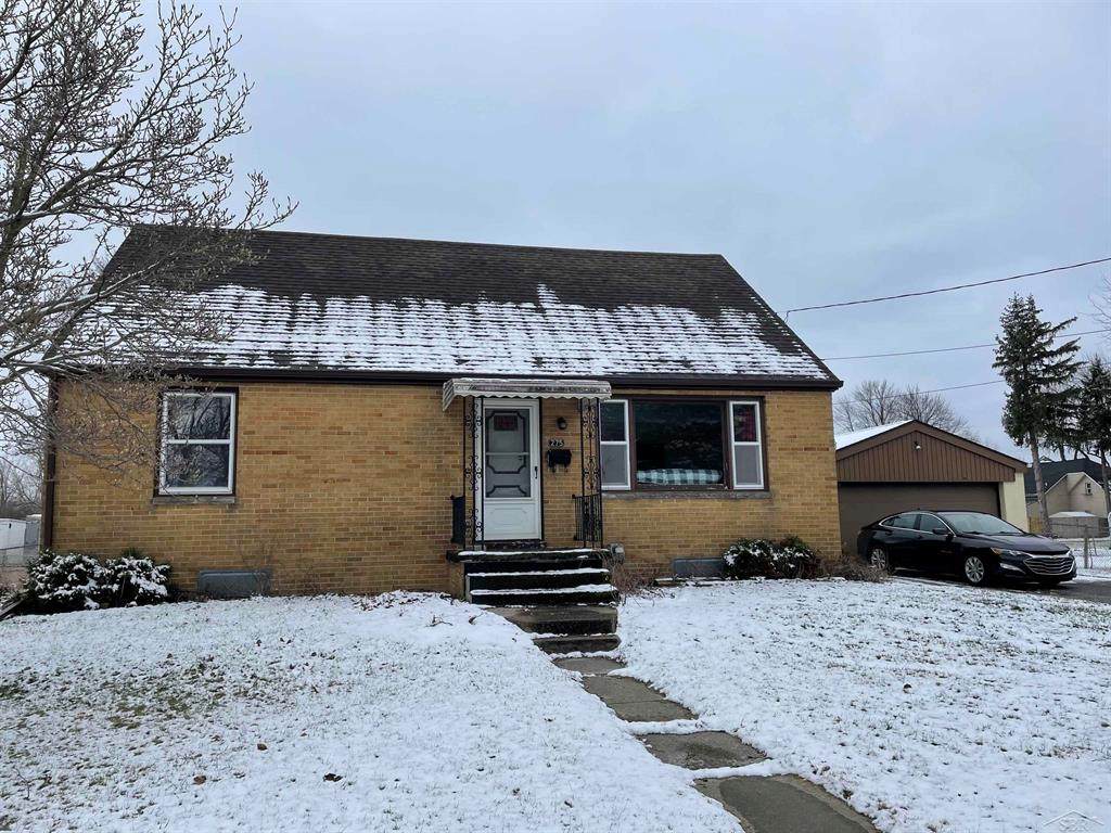 275 Lynn - Photo 1