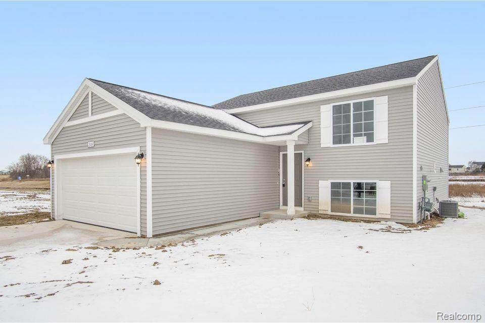 2520 Woodridge Drive - Photo 1