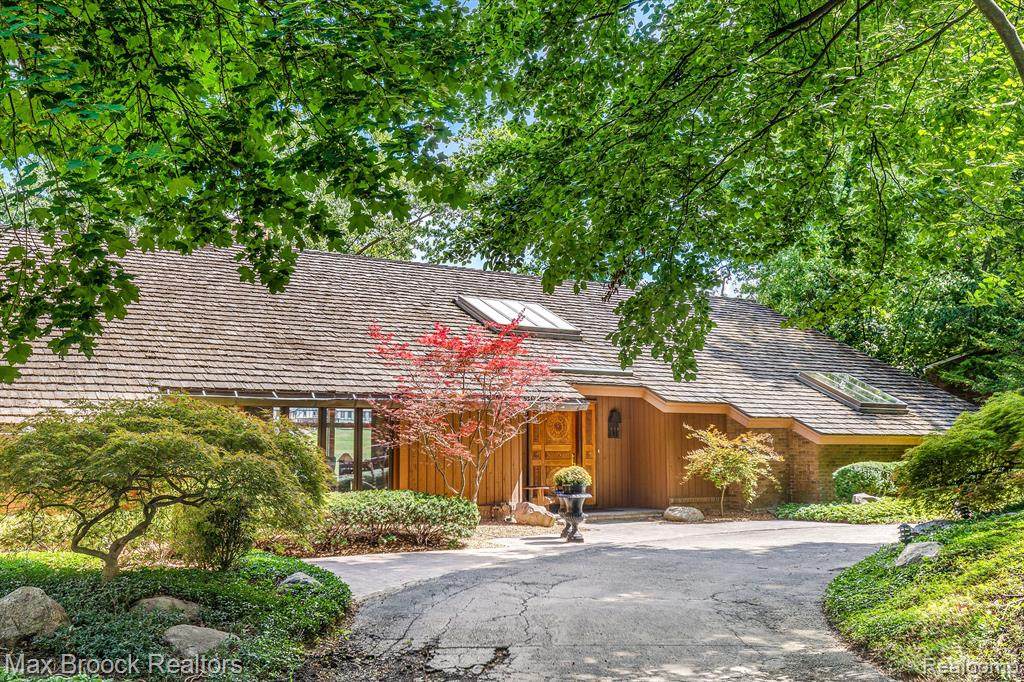 3653 Lakecrest Drive - Photo 1