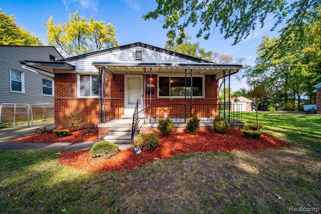 593 Dallas Avenue - Photo 1