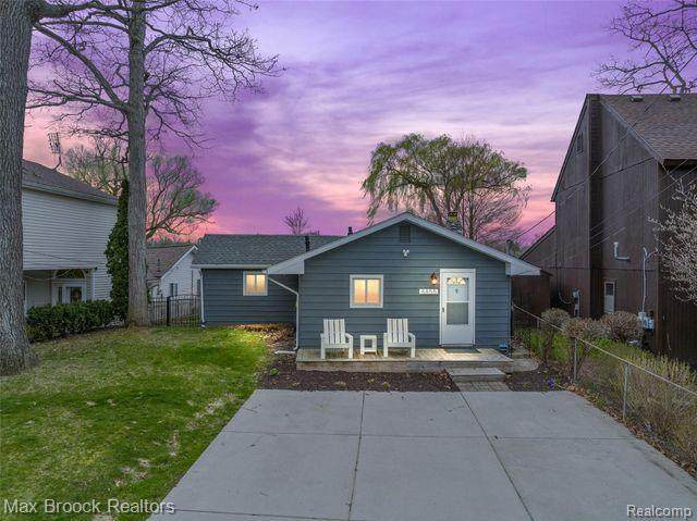 8855 Lakeview Drive - Photo 1