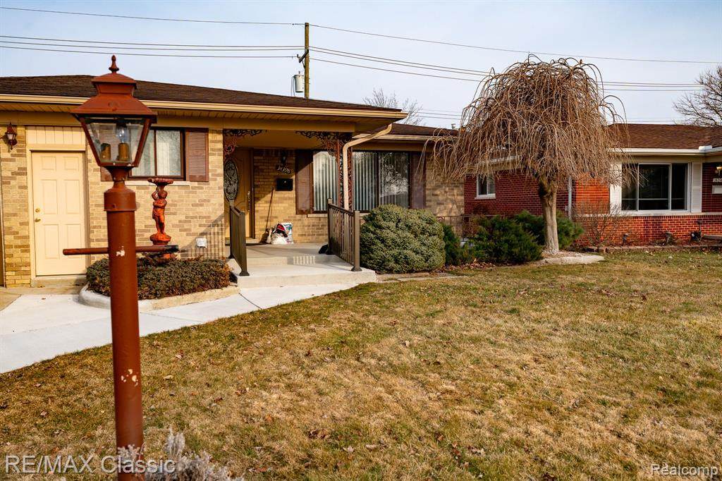 34398 Greentrees Road - Photo 1