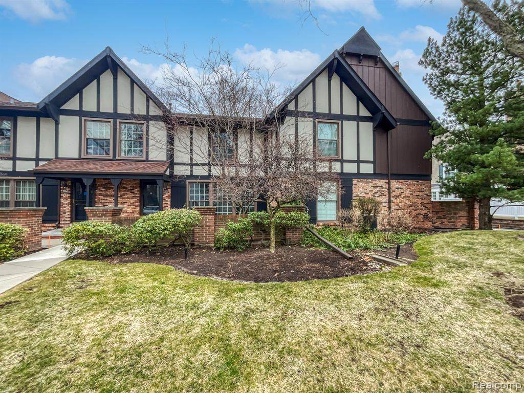 22037 Shore Pointe Lane - Photo 1