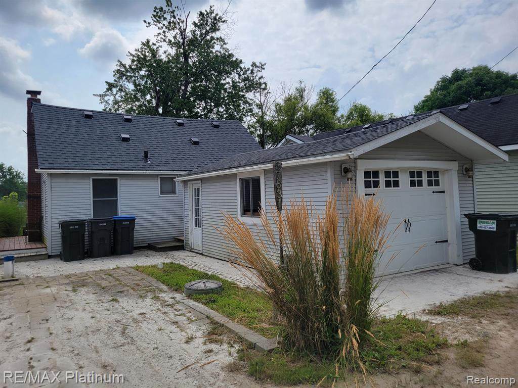 8763 Lagoon Drive - Photo 1
