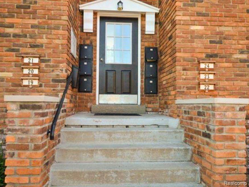 31831 Grand River Avenue - Photo 1