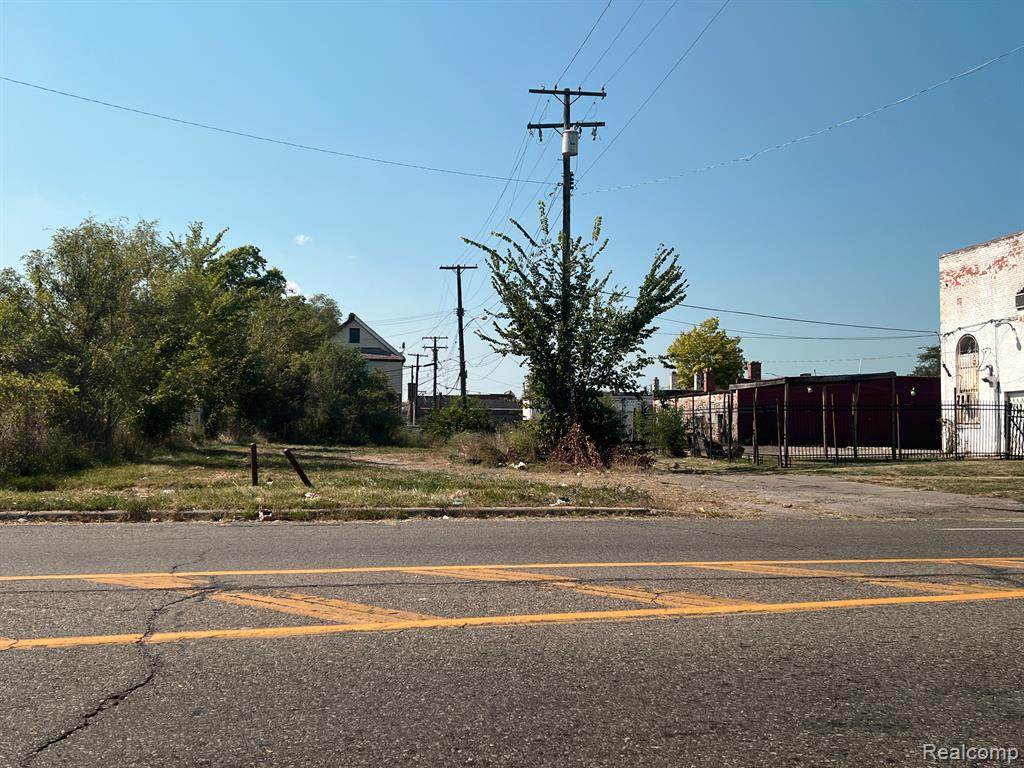 15321 Dexter Avenue - Photo 1