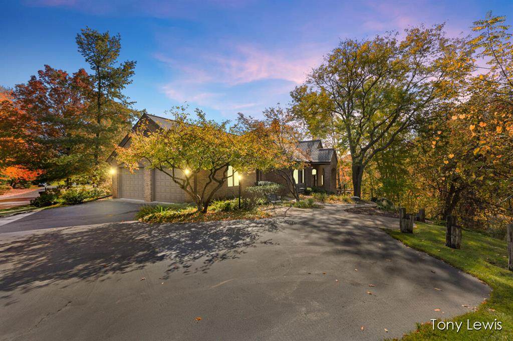 610 Cascade Hills Hollow - Photo 1