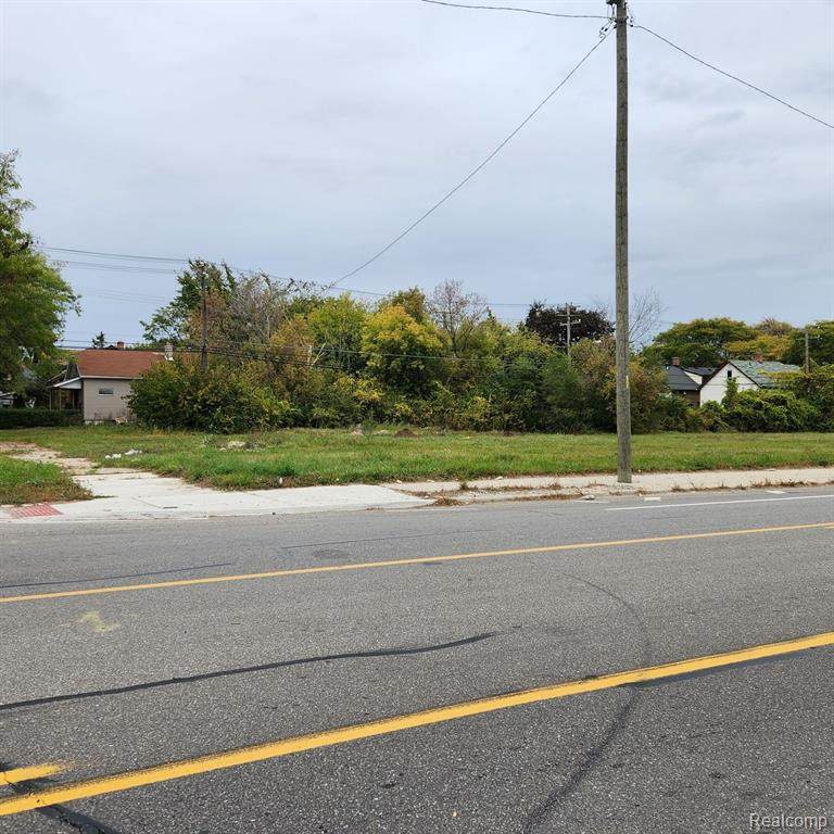15310 La Salle Boulevard - Photo 1