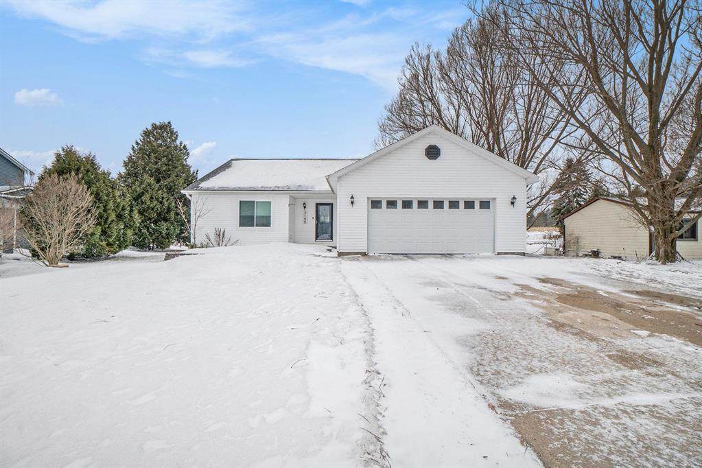 3155 Greenfield Drive - Photo 1
