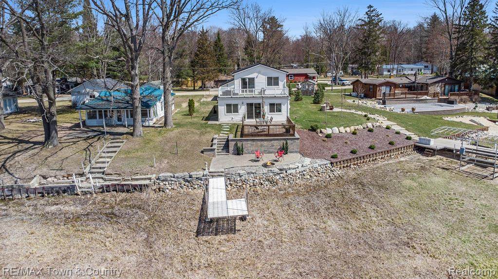 4138 Lakeside Drive - Photo 1