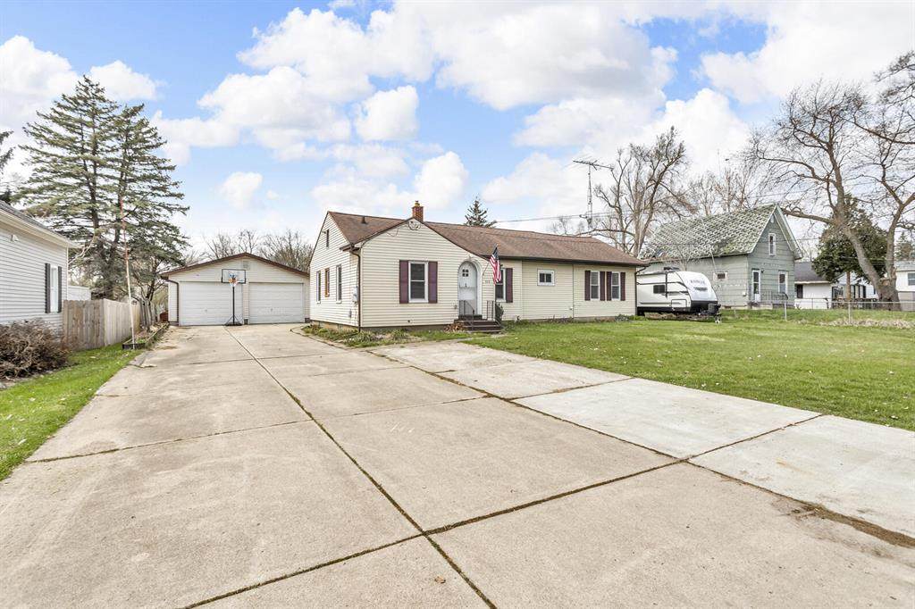 808 Longfellow Avenue - Photo 1