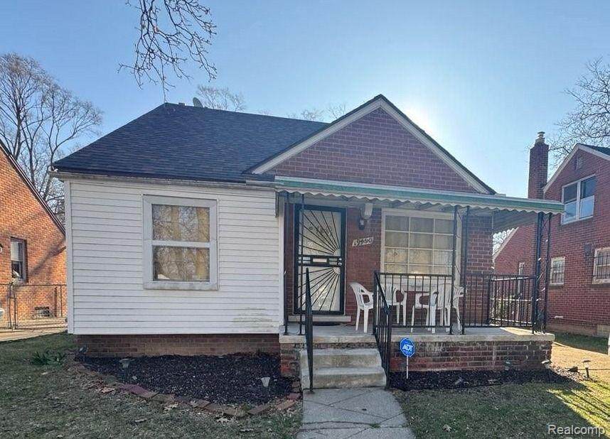 19490 Greenview Avenue - Photo 1