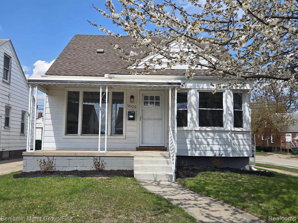 1606 Mill Street - Photo 1