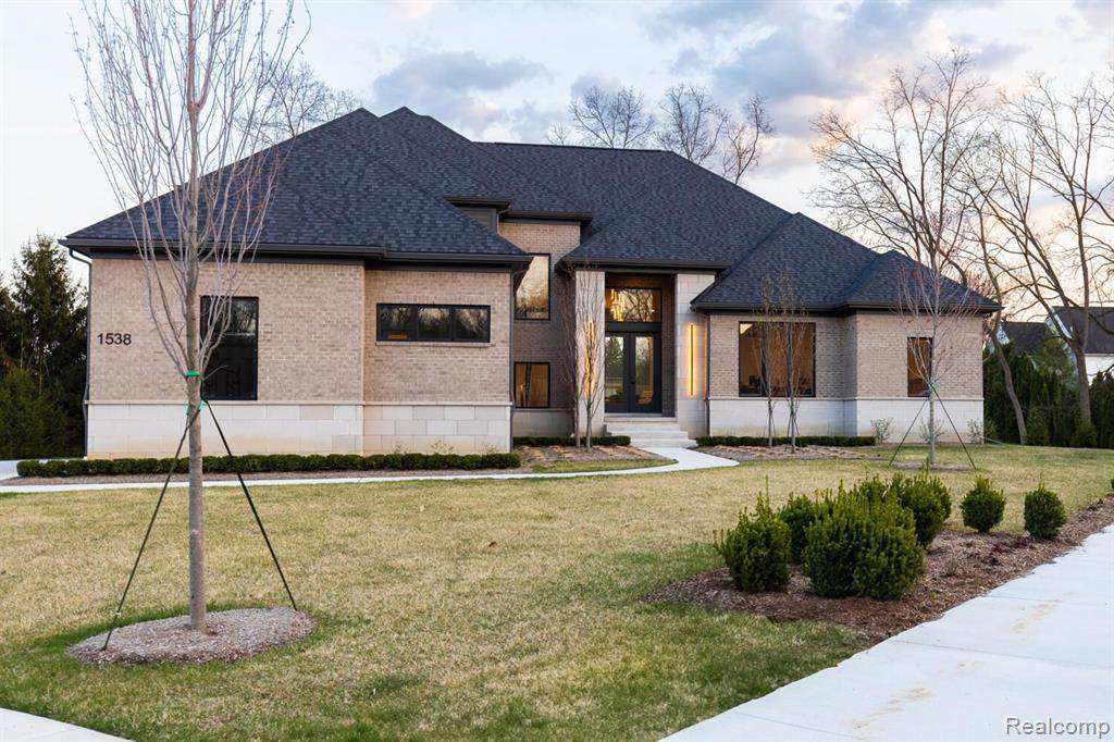 1538 Linden - Photo 1