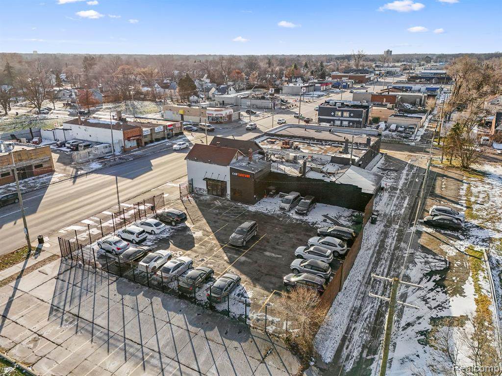 19420 Warren Avenue - Photo 1