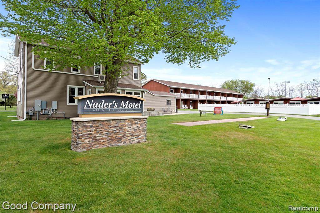 612 Lakeshore Drive - Photo 1