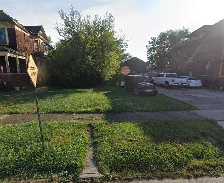 1586 Bewick Street - Photo 1