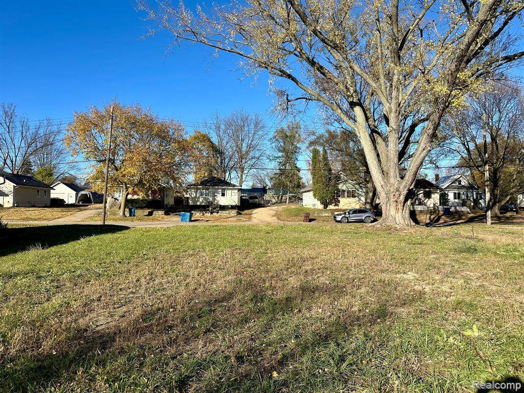 47 Alden Avenue - Photo 1