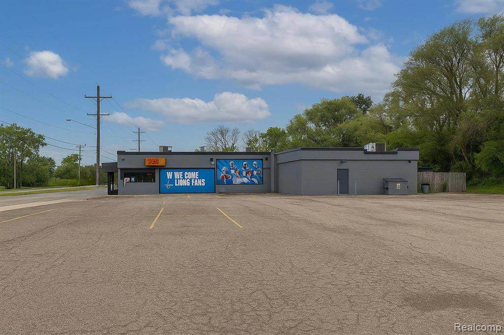 701 Orchard Lake Road - Photo 1