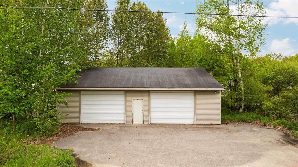 140 Elm Boulevard - Photo 1