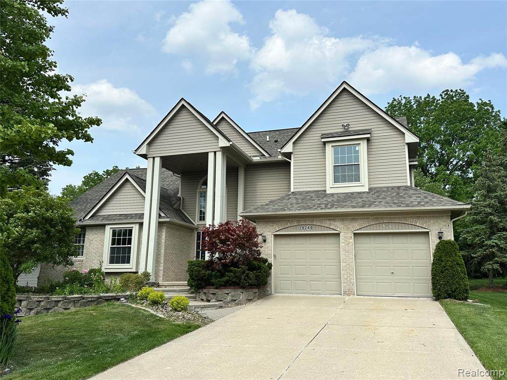 28240 Golf Pointe Boulevard - Photo 1