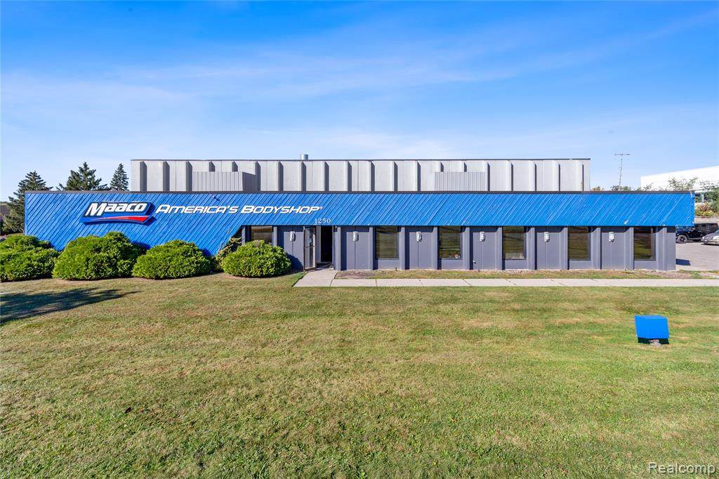 1250 Hamlin Road - Photo 1