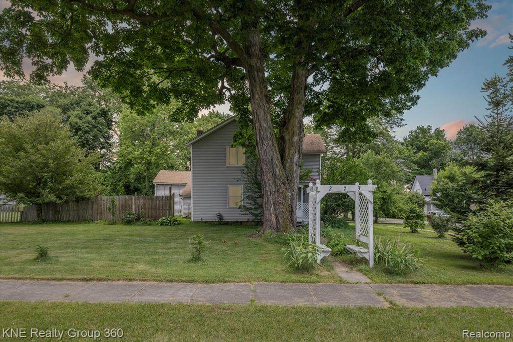 223 Summit Street - Photo 1