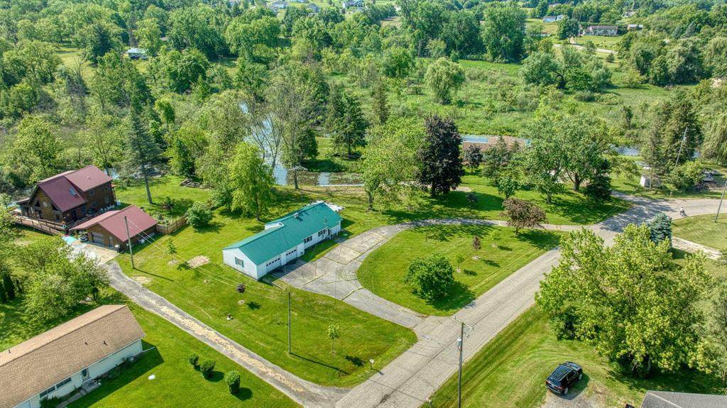 8020 Greenes Drive - Photo 1