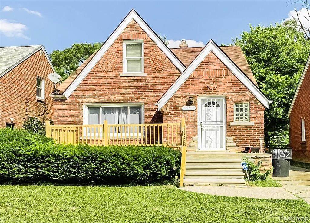 9590 Memorial Street - Photo 1