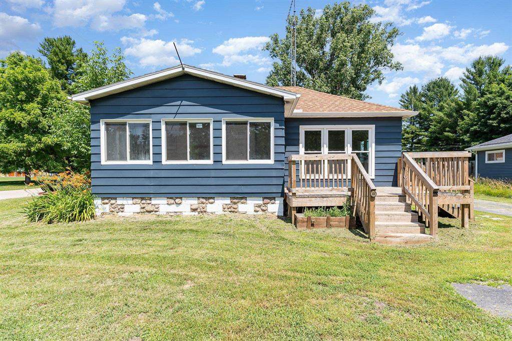 7388 Esmond Road - Photo 1