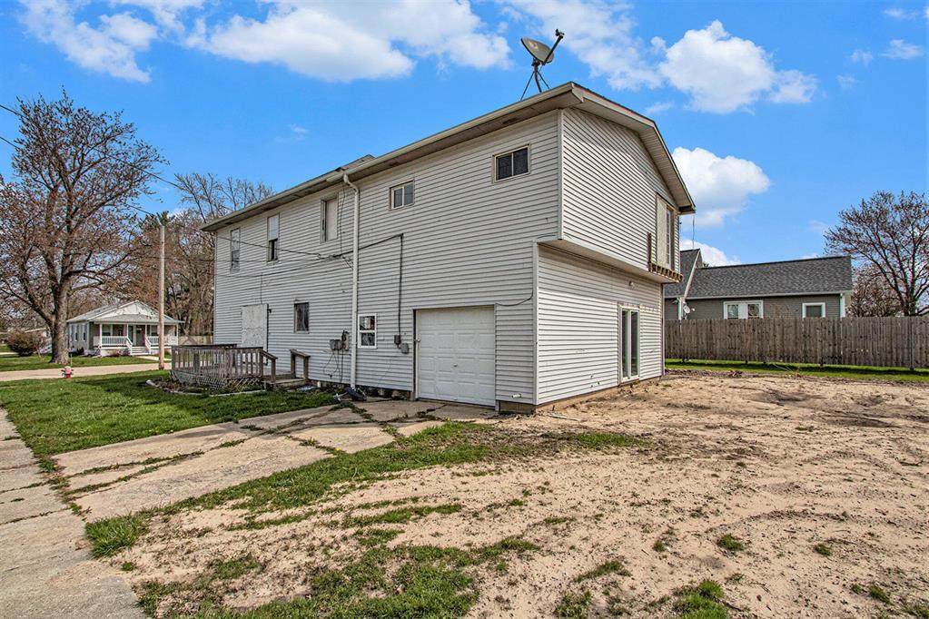 202 Poplar Street - Photo 1