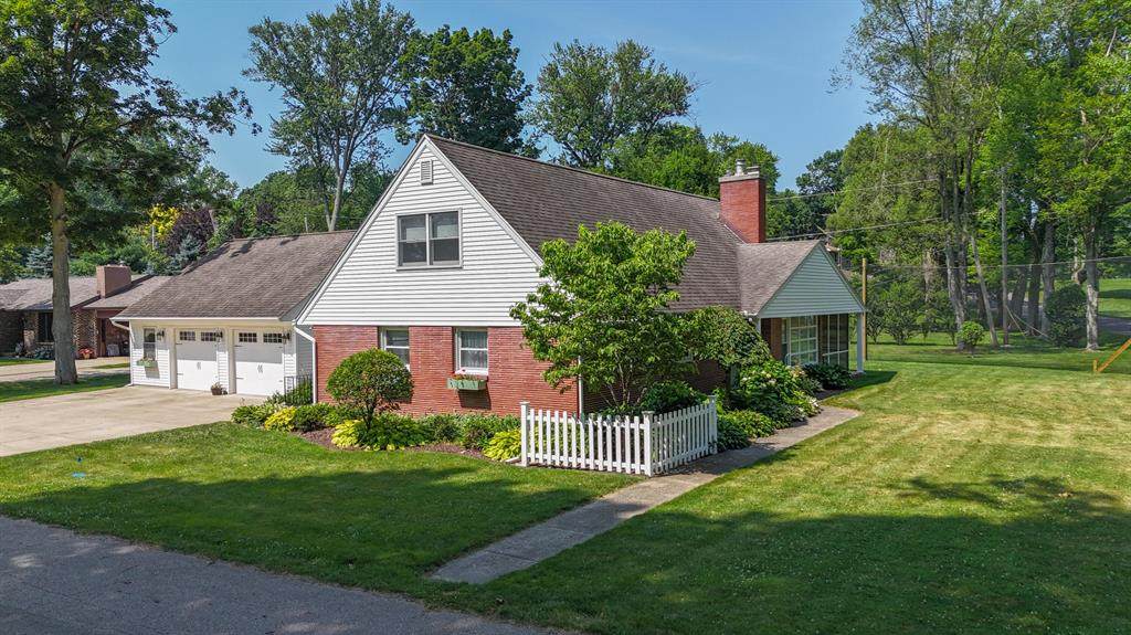 21687 Shiawassee Drive - Photo 1