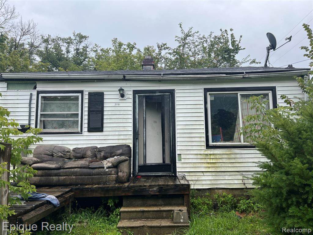 5218 Summit Street - Photo 1