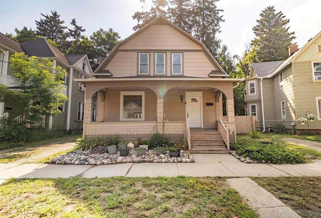 422 Winter Street - Photo 1