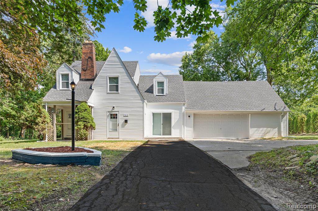 9838 Grosse Ile Parkway - Photo 1