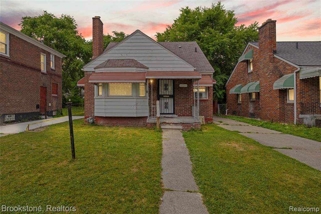 20214 Greeley Street - Photo 1