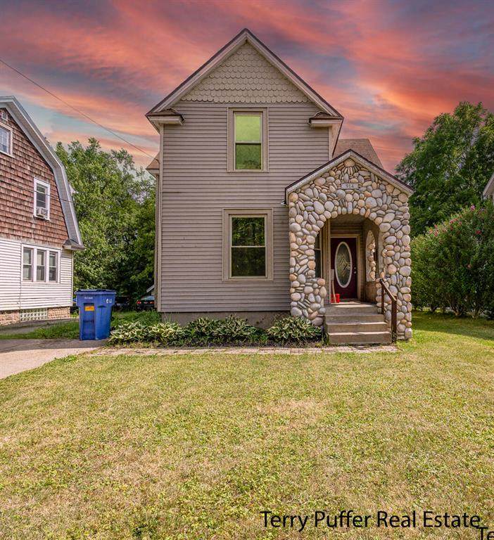 914 Leonard Street - Photo 1