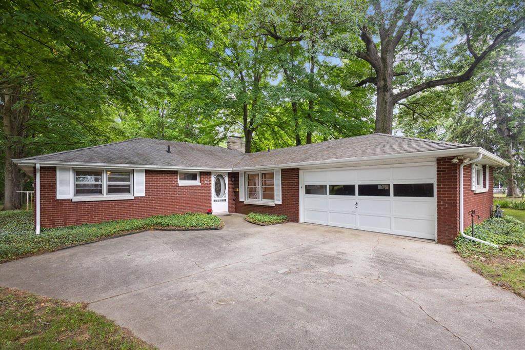 413 St Joseph Avenue - Photo 1