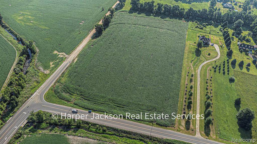 00 Fowlerville - Photo 1