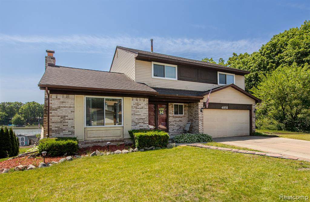 4851 Shoreline Boulevard - Photo 1