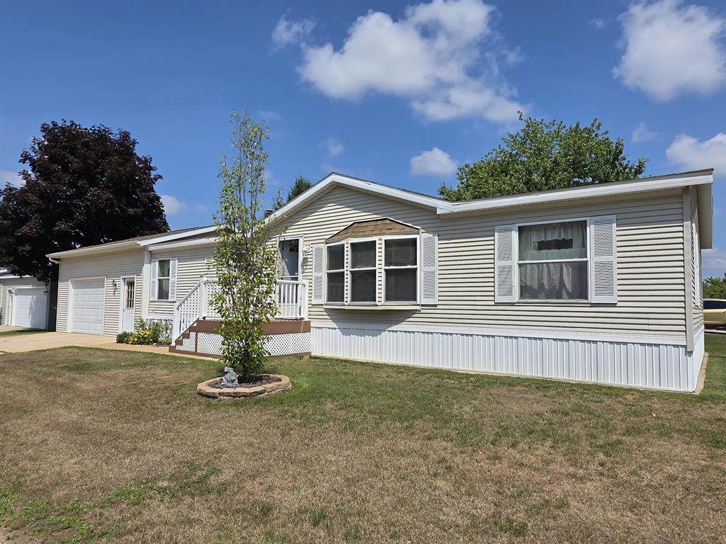 3567 Hollyfield Drive - Photo 1