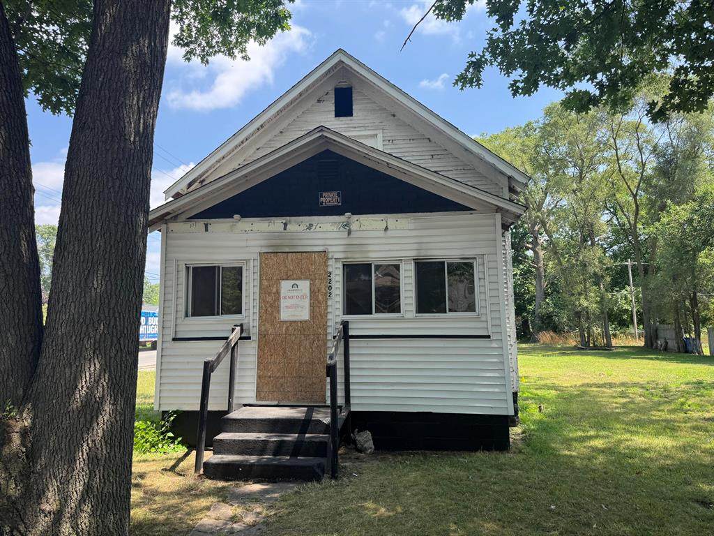 2202 Hoyt Street - Photo 1