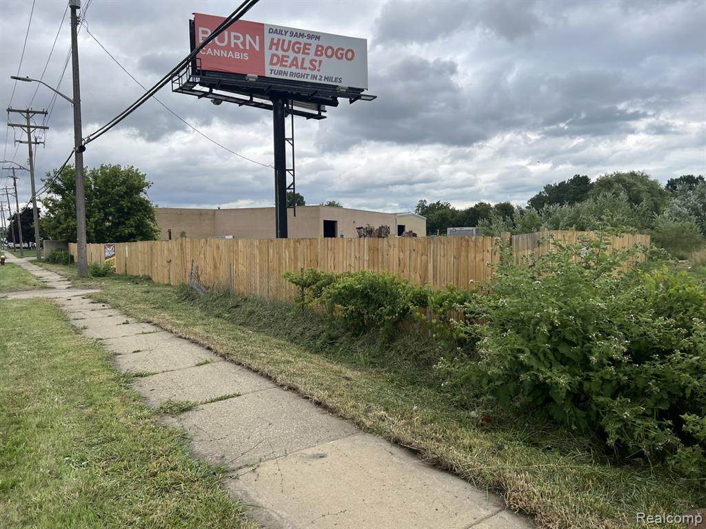 24450 Groesbeck Highway - Photo 1