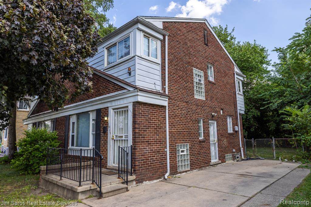 1915 Ewald Circle - Photo 1