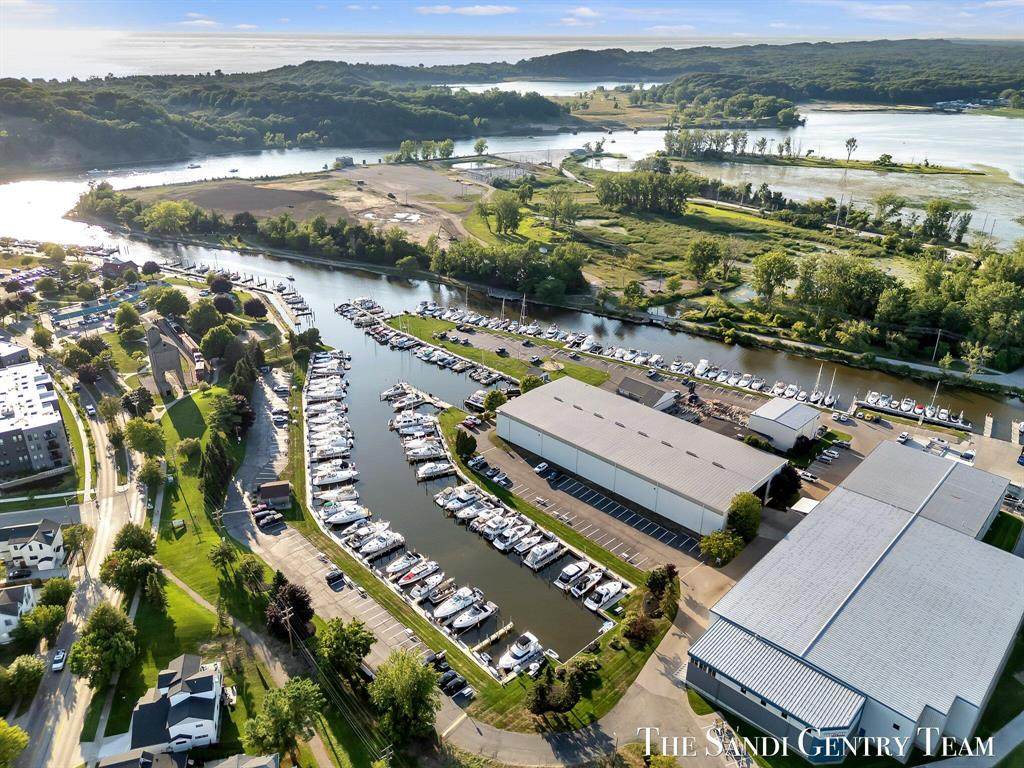 132 Wharfside - Photo 1