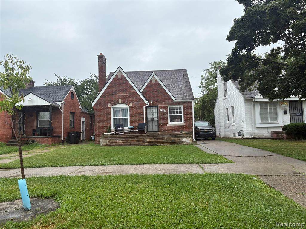 19616 Westphalia Street - Photo 1