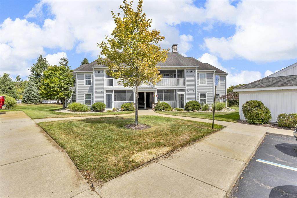 745 Barrington Circle - Photo 1